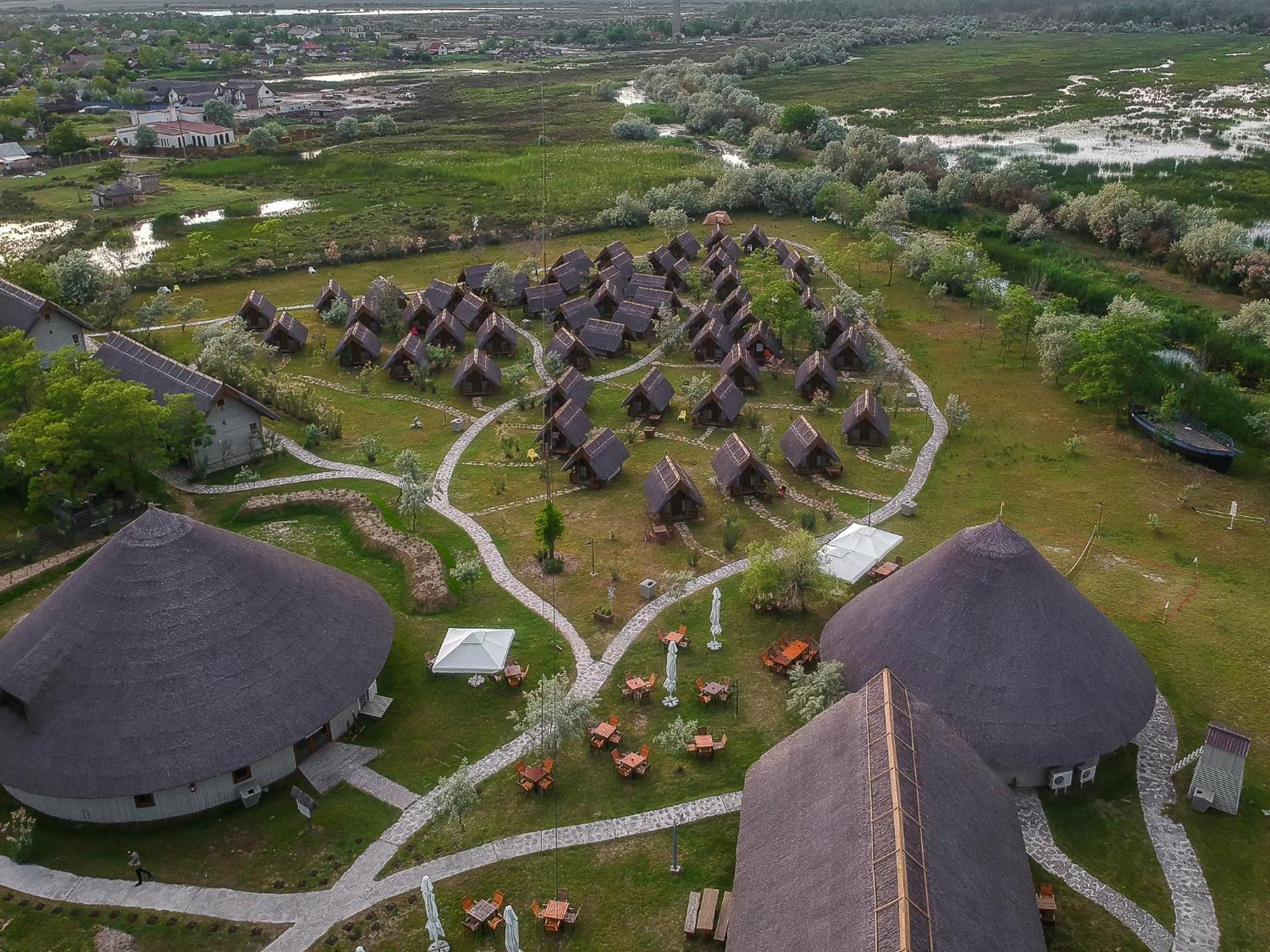 Dolphin Camping Сфынту-Георге Экстерьер фото