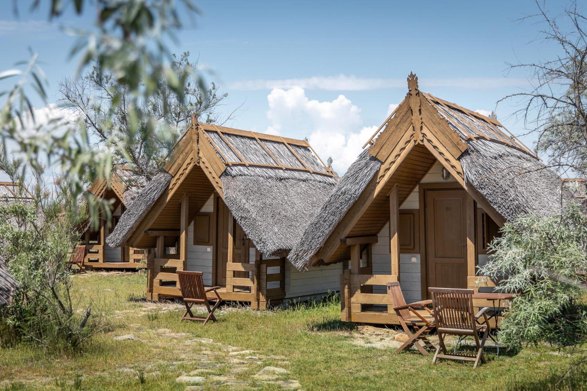 Dolphin Camping Сфынту-Георге Экстерьер фото