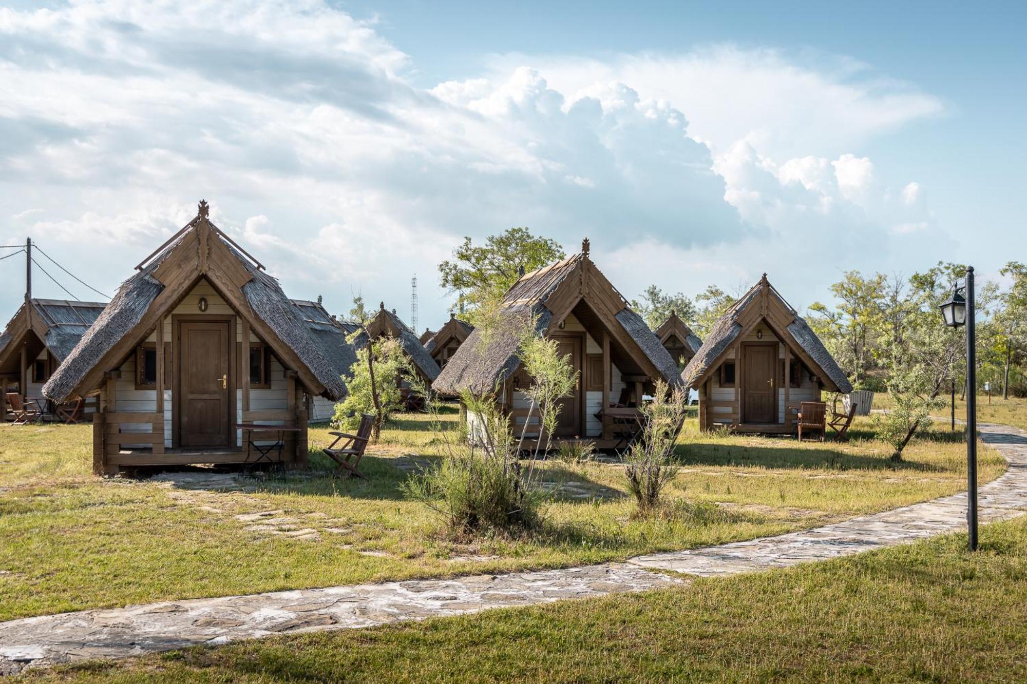 Dolphin Camping Сфынту-Георге Экстерьер фото